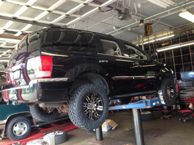 chrysler aspen lifted