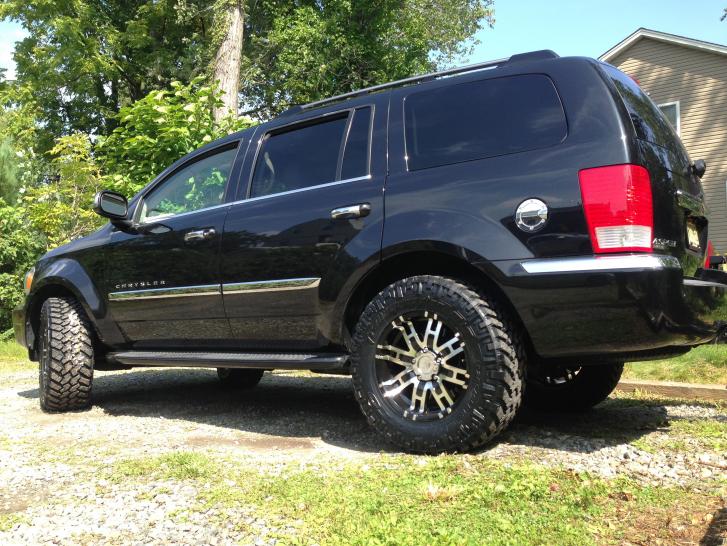 chrysler aspen lifted